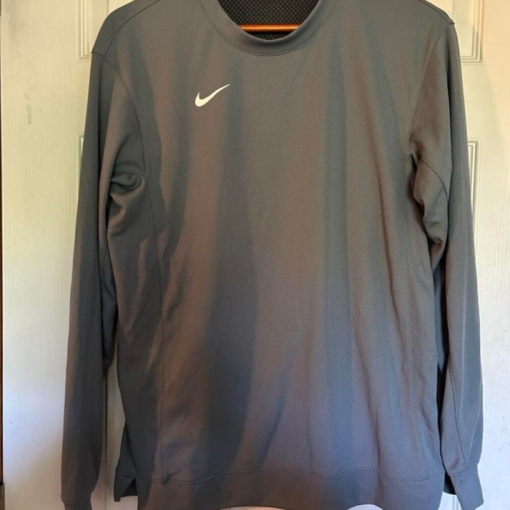 Nike Men's Grey and Black Shirt